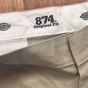 Men’s khaki Dickies 874